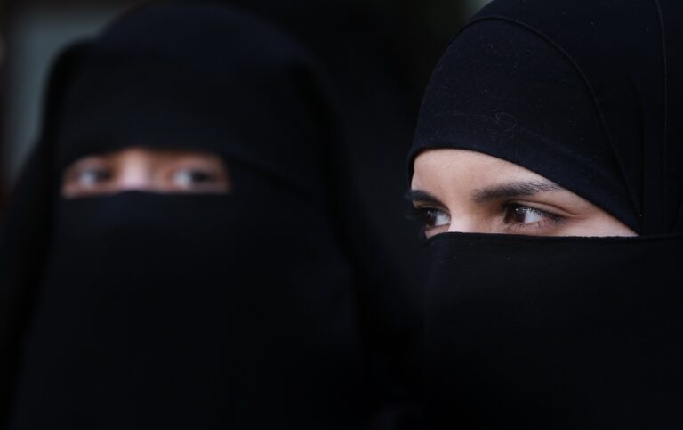 Gobierno de Sri Lanka propone la prohibición del uso de burka como medida de seguridad