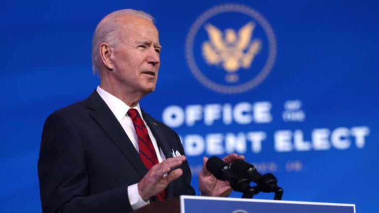Biden dice que EE.UU. tendrá suficientes vacunas para cada adulto a finales de mayo