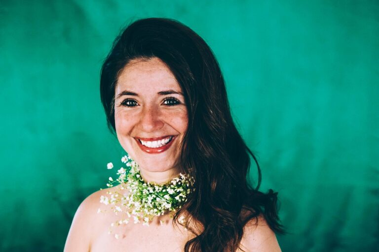 Pepa Valenzuela y “Mujeres que escriben”: “Son 80 personas hablando sobre lo que es ser mujer desde la experiencia”