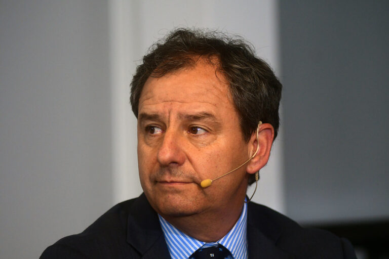 Columna de Joaquín Castillo: ¿Achicar el Estado?