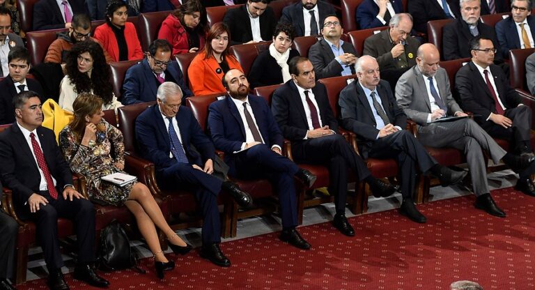 Columna de Rodrigo Pérez de Arce: Miseria de los partidos políticos