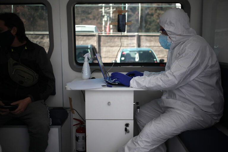 Las tres fallas que explicarían la baja trazabilidad, según los propios funcionarios de la salud