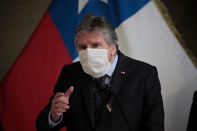 Por escuchas a Mauricio Weibel: Cámara aprueba solicitar al gobierno la remoción de ex ministro Espina del CDE