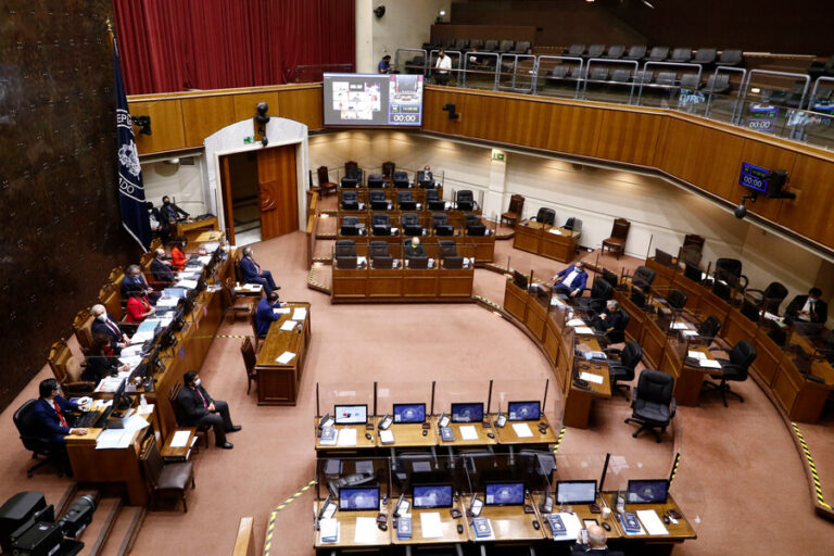 ¿Quiénes fueron los 7 senadores oficialistas que votaron a favor del tercer retiro?
