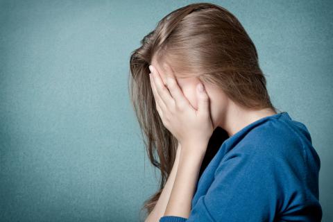 Expertos señalan que las mujeres están eligiendo no tener hijos debido a una ansiedad climática