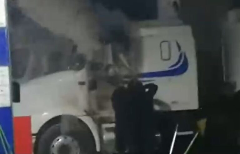 Ataque en Victoria terminó con 4 heridos y 6 camiones quemados