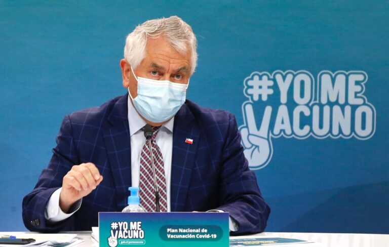 Tras carta de presidenciables: Ministro Paris cuestiona críticas “con un afán evidentemente destructivo”