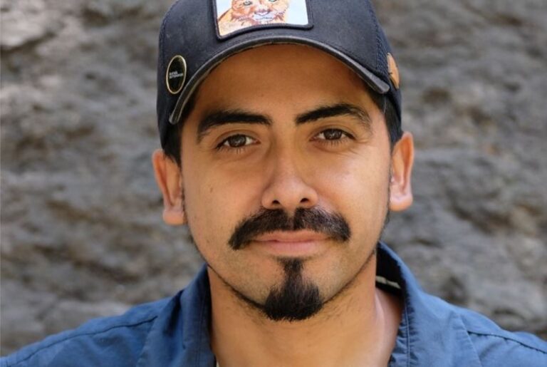 Rafael Sotomayor, el profesor que trabajó con niños del Sename y que quiere entregarles un mejor país en la CC