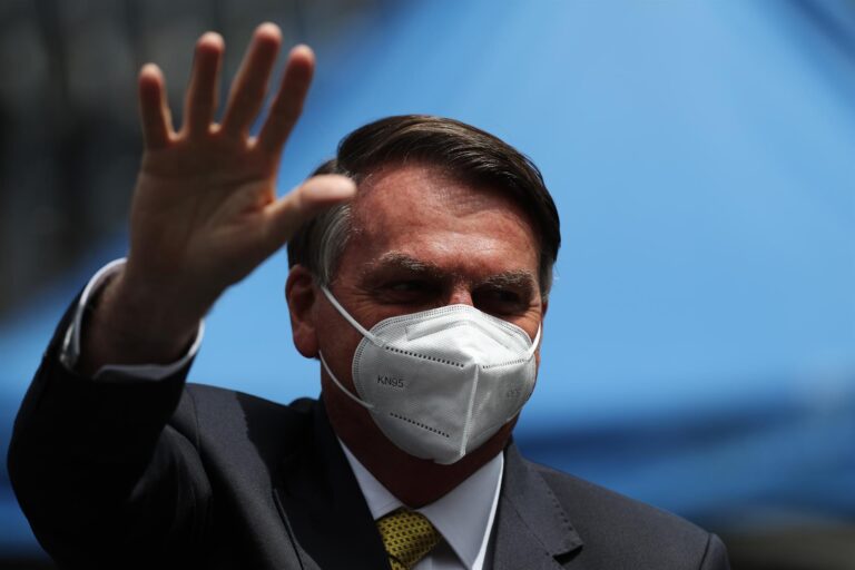 Bolsonaro pidió a la Corte Suprema terminar con medidas de restricción por el COVID-19 en tres estados