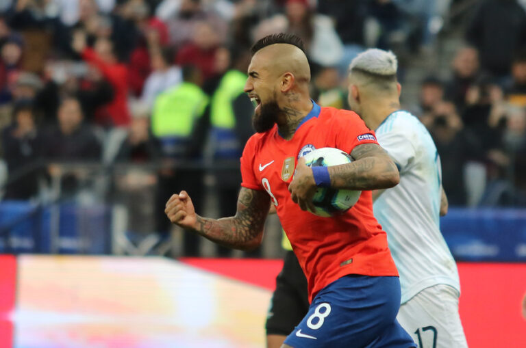 La Roja ya tiene días y horarios para los duelos clasificatorios ante Argentina y Bolivia