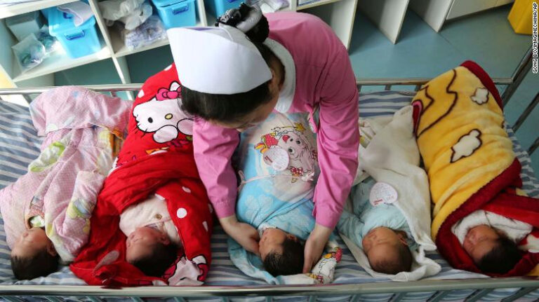 Fin a la política de un solo hijo: China planea permitir hasta tres nacimientos y así evitar una crisis demográfica