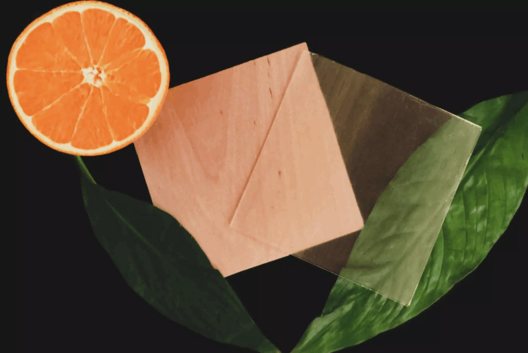 Es 100% sostenible: Crean madera transparente a partir de extracto de piel de naranja