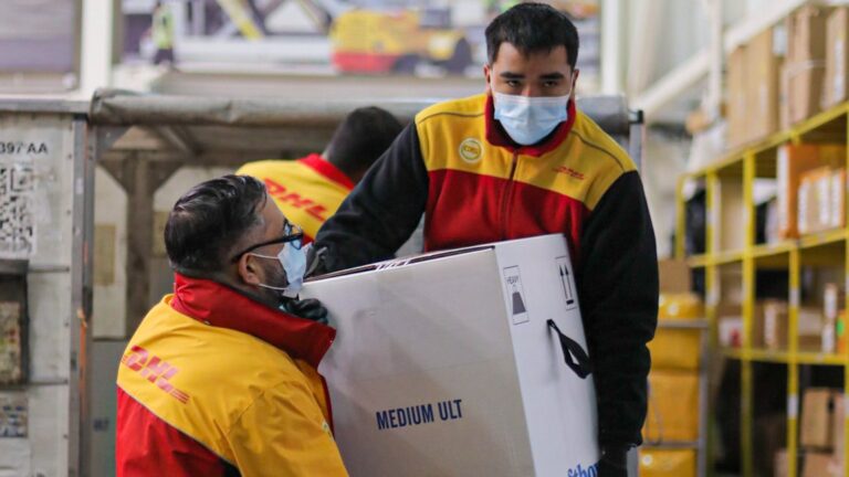 Más de 600 mil vacunas: Nuevo cargamento de dosis Pfizer y AstraZeneca llegó al país