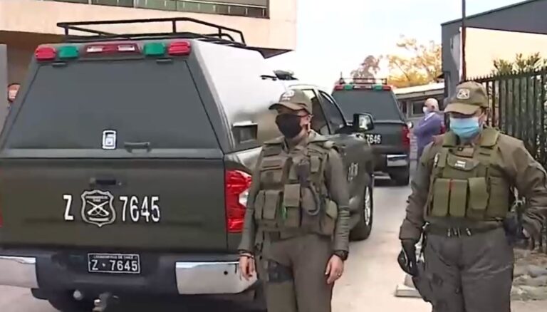 Evacuaron Municipalidad de Recoleta por falsa alarma de bomba en el edificio