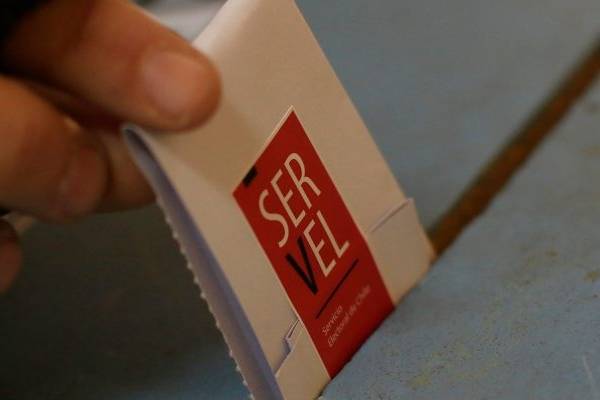 La razón por la que no puedes fotografiar y publicar el voto