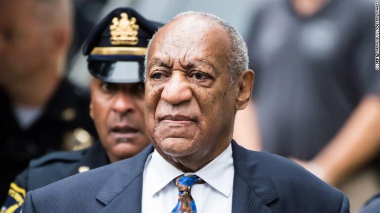Bill Cosby saldrá libre tras revocarse veredicto de culpabilidad por agresión sexual