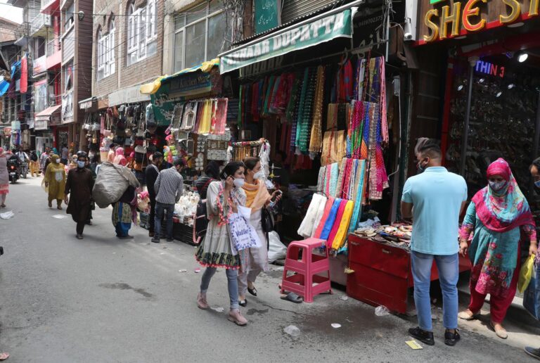 India reservó 300 millones de vacunas contra el COVID-19 de una fórmula en pruebas