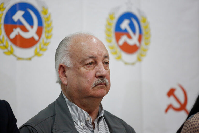 Teillier advierte al Comité Central del PC: 