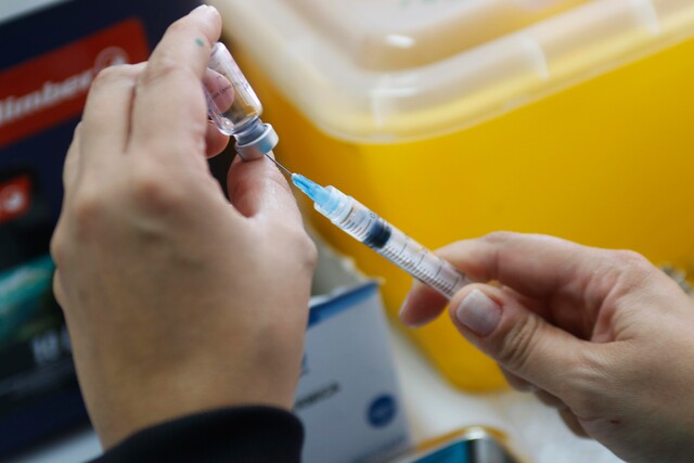 Hoy empiezan las dosis de refuerzo: ¿A quiénes les corresponde vacunarse durante esta semana?