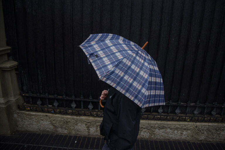 Por probables vientos, tormentas eléctricas y lluvias: Onemi decretó Alerta Temprana Preventiva en 10 comunas de la RM