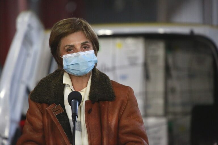 Daza insta a rezagados a vacunarse: 