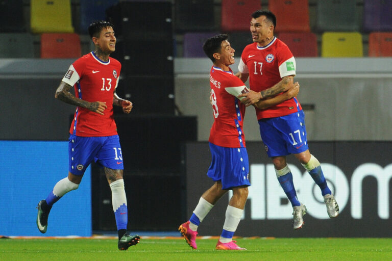 ¿Sale Maripán? Así enfrentaría Chile a Argentina en el debut de la Copa América 2021