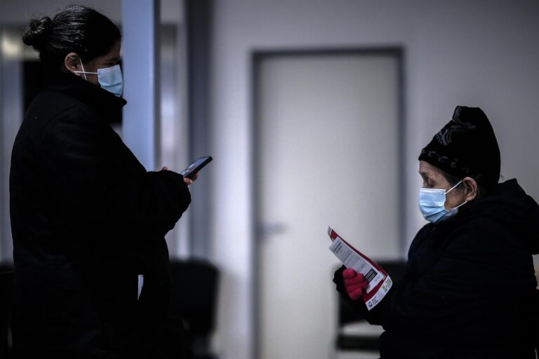 Argentina destacó que toda la población definida como prioritaria recibió una dosis de las vacunas