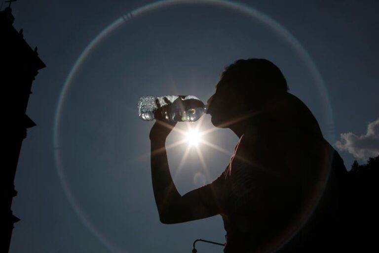 Elevan a casi 500 las muertes en Canadá por ola de calor