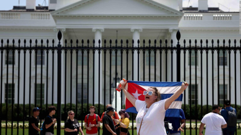 Cuba levanta restricciones a algunas importaciones de medicamentos y alimentos tras las protestas