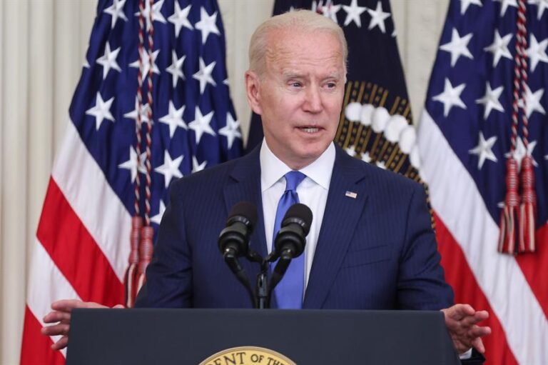 EE.UU. sanciona al ministro de Fuerzas Armadas de Cuba y a las Boinas Negras