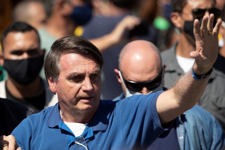 Bolsonaro es investigado por presunta prevaricación en la compra de vacunas