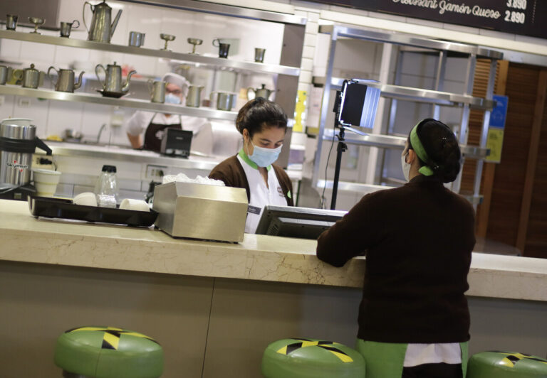 Columna de Gonzalo Fuenzalida: ¿Cómo reactivar el trabajo en nuestro país en tiempos de pandemia?