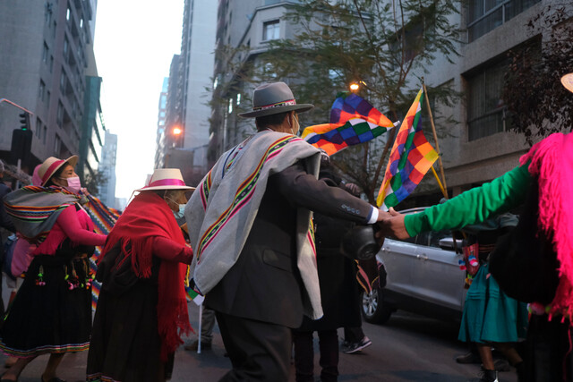 Constituyentes de pueblos originarios realizan marchas y ceremonias previas al inicio de la Convención