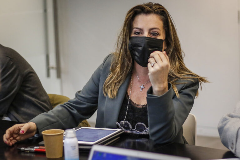 Convencional Ramona Reyes acusa 