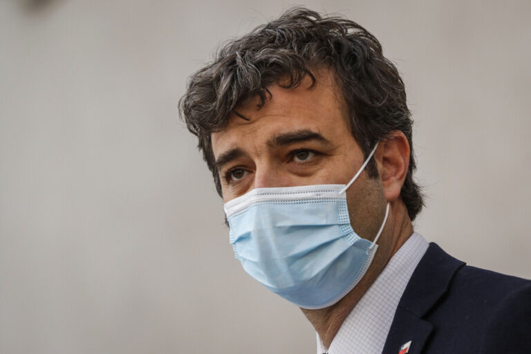 PC asegura tener las firmas y presentará acusación constitucional contra ministro Ossa