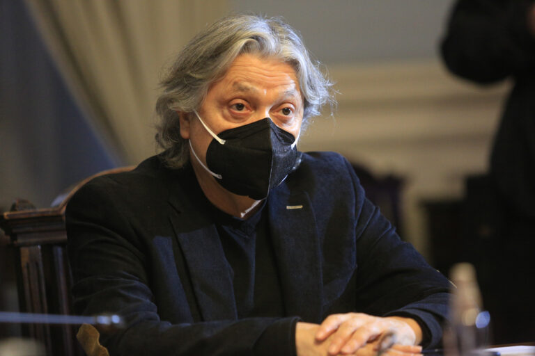 Alejandro Navarro fue censurado y destituido de la presidencia de la Comisión de DD.HH. del Senado