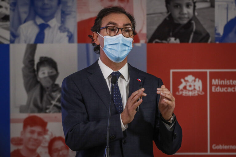 Figueroa y clases presenciales: “Hemos visto buena recepción de parte importante de los establecimientos educacionales”