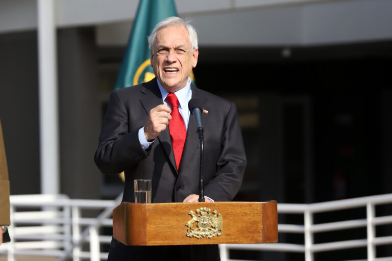 Presidente Piñera y ayudas sociales: 