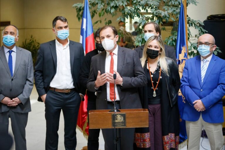 Chile Vamos criticó acusación contra Figueroa: “Nunca habíamos visto a un ministro ser acusado por hacer la pega