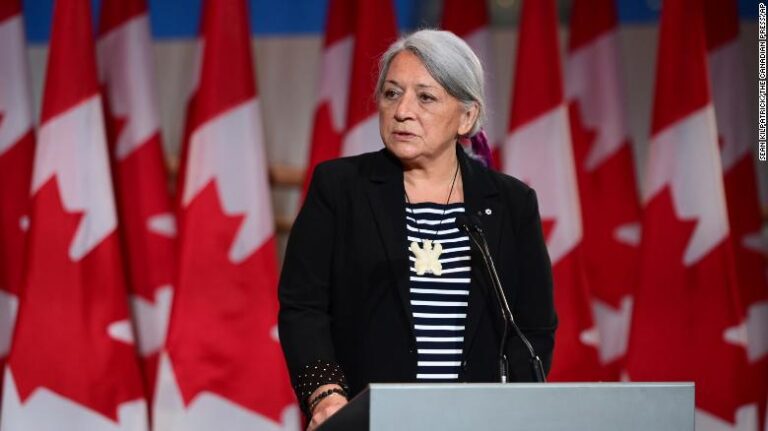 Se instala primera gobernadora general indígena en Canadá