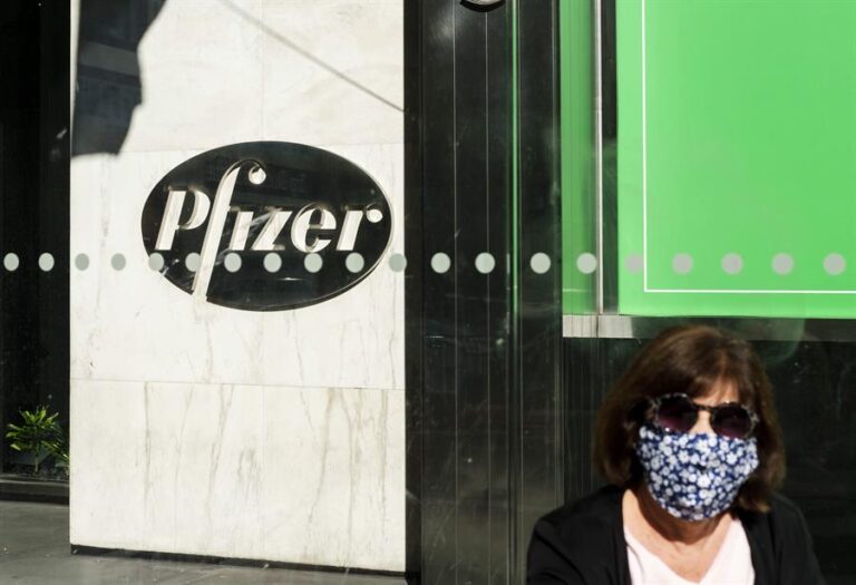 China planea reforzar sus vacunas con una dosis de Pfizer