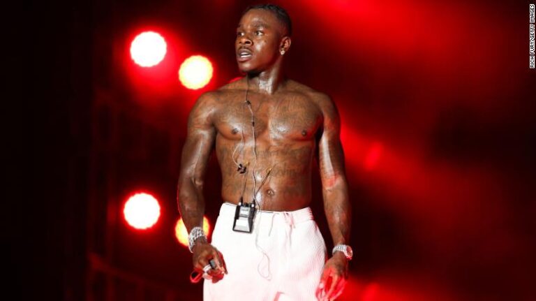 DaBaby se disculpa con la comunidad LGBTQ+ por los comentarios 