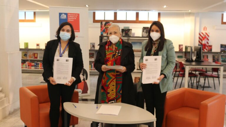 Convenio entre seremis busca ampliar el acceso de las mujeres a la cultura en Antofagasta