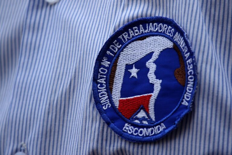 Escondida pactó bonos y préstamos por $21 y $3 millones: Trabajadores firman hoy nuevo contrato colectivo