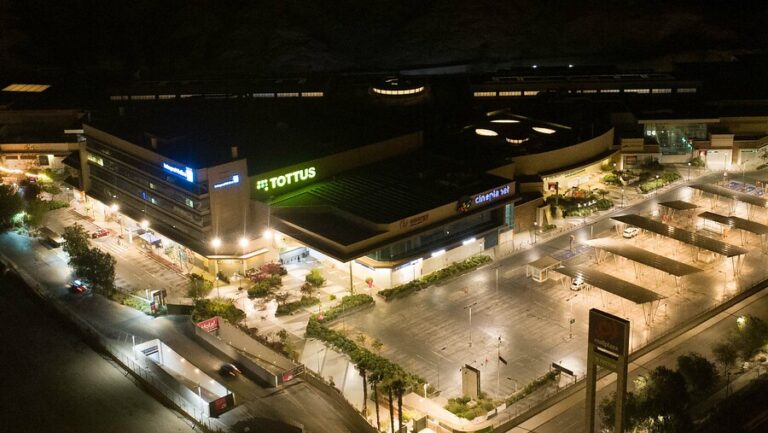 Encuesta de trabajadores del comercio arrojó que 25% han sido víctimas de delitos después de 19:00 hrs: 70% son mujeres