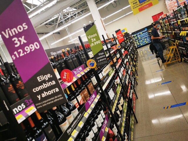 Publican nueva Ley de Alcoholes: Exige cédula para comprar y prohíbe ingreso de menores de edad a discotecas que vendan