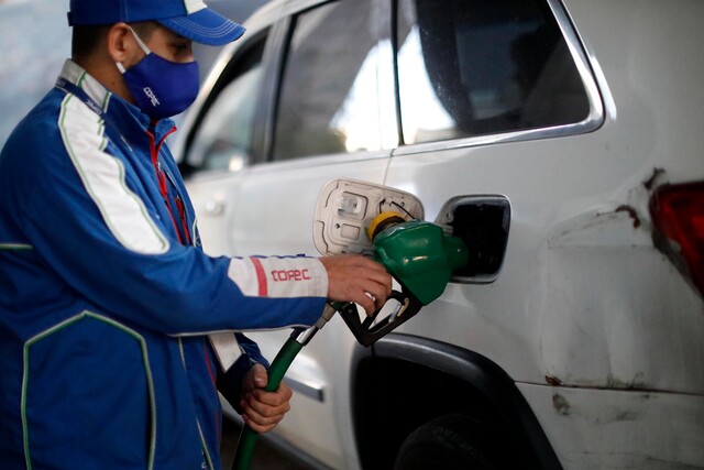 Gobierno anuncia que realizó nuevo ajuste al Mepco para contener alza de combustibles de esta semana