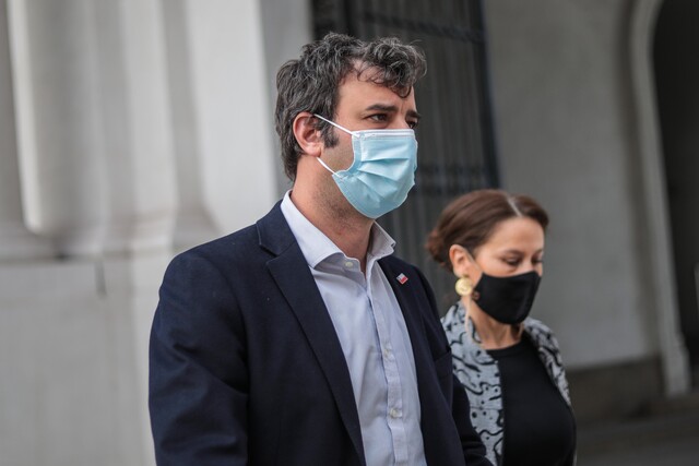 Cuarto retiro: Ministro Ossa dice que acudir al TC 