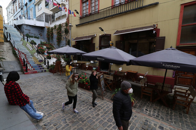 Sin cambios en la RM y dos comunas retroceden: Estos son las nuevas modificaciones en el Plan Paso a Paso