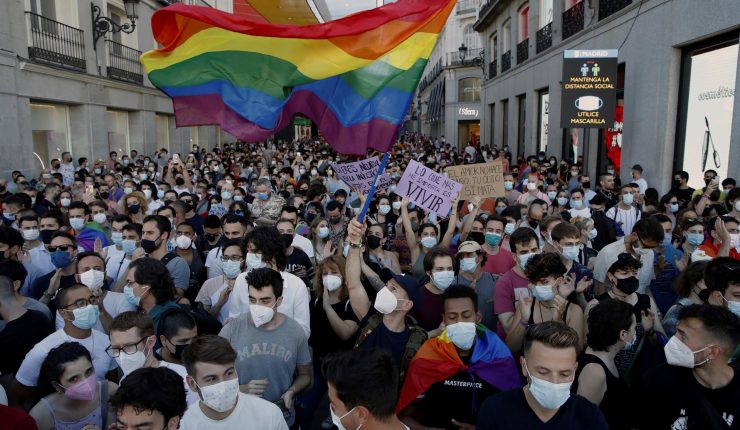 Joven denunció que ocho encapuchados grabaron insulto homofóbico con un cuchillo en sus glúteos